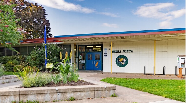 Front entrance of Buena Vista Elementary with a jaguar mural