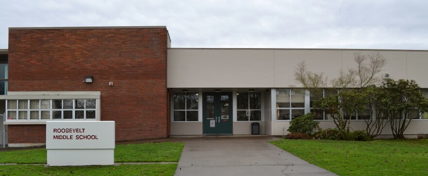 Front entrance of Roosevelt Middle School