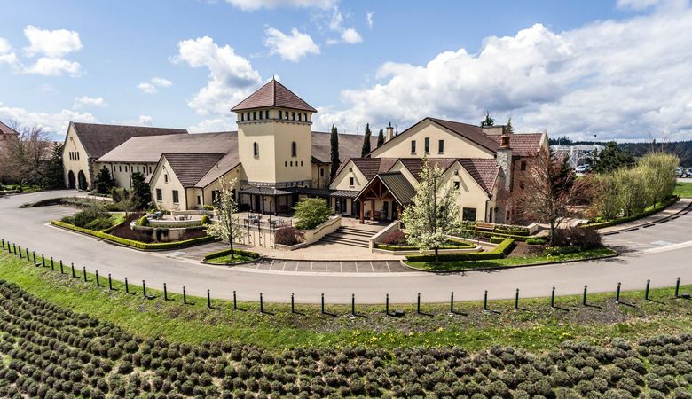 King Estate Winery building and drive